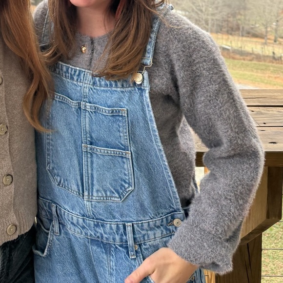 Tahari Sweaters - Tahari Gray Knit Sweater